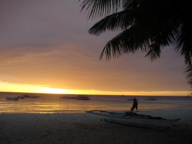 Boracay Breeze 2*